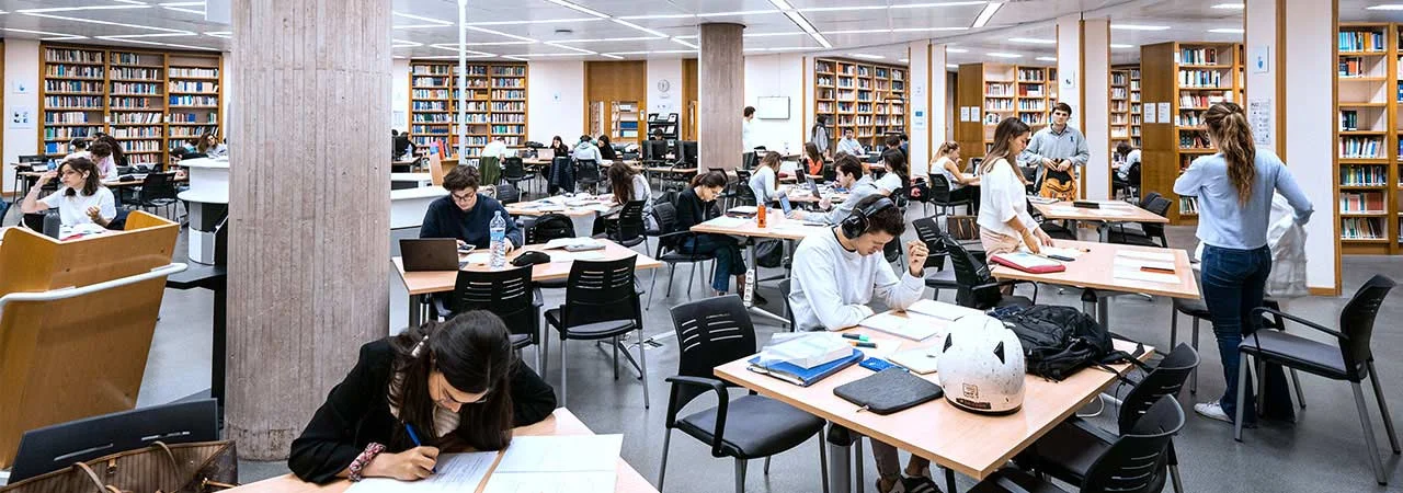 Sala de lectura de la Biblioteca Campus Pedralbes